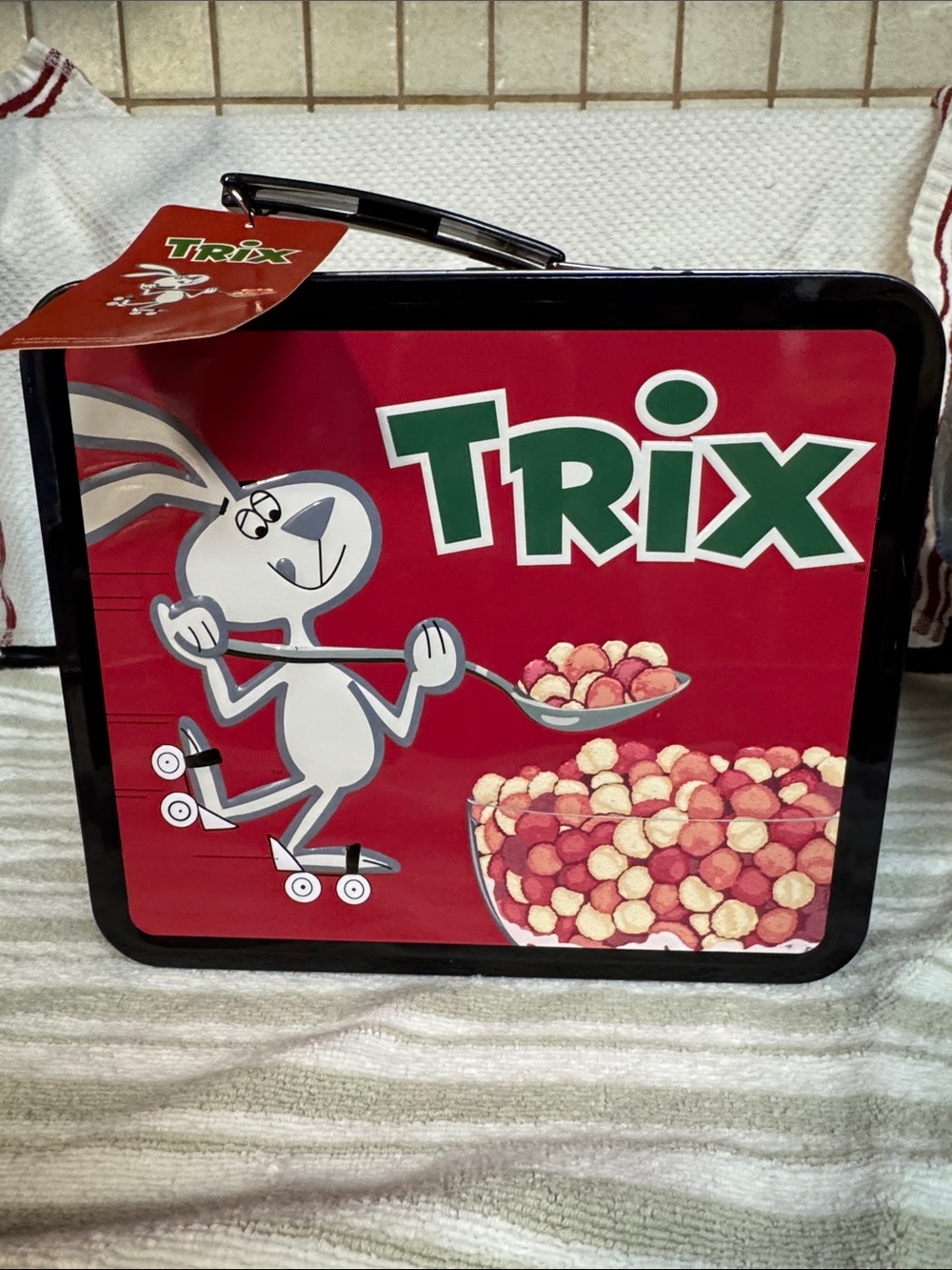 Loungefly Trix/Lucky Charms Metal Lunch Box Retro NWT